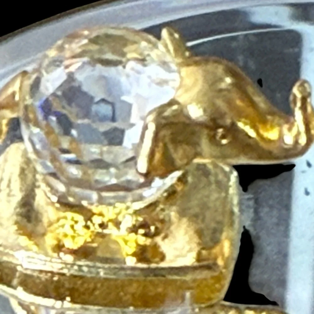 Faceted Crystal With Gold Elephants Mom Baby Figures On 3